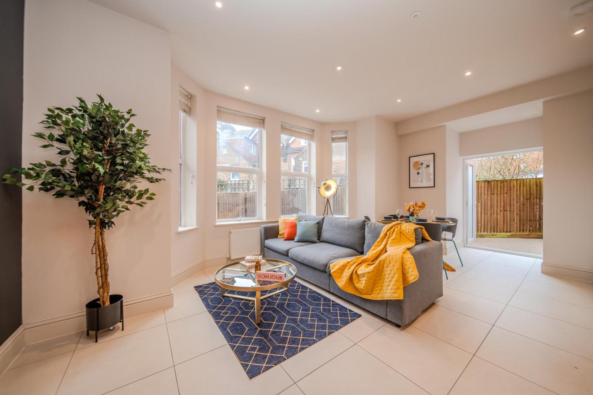 Garden I Two Bedroom I Two Bathroom I Slp 6 Guests Apartment *