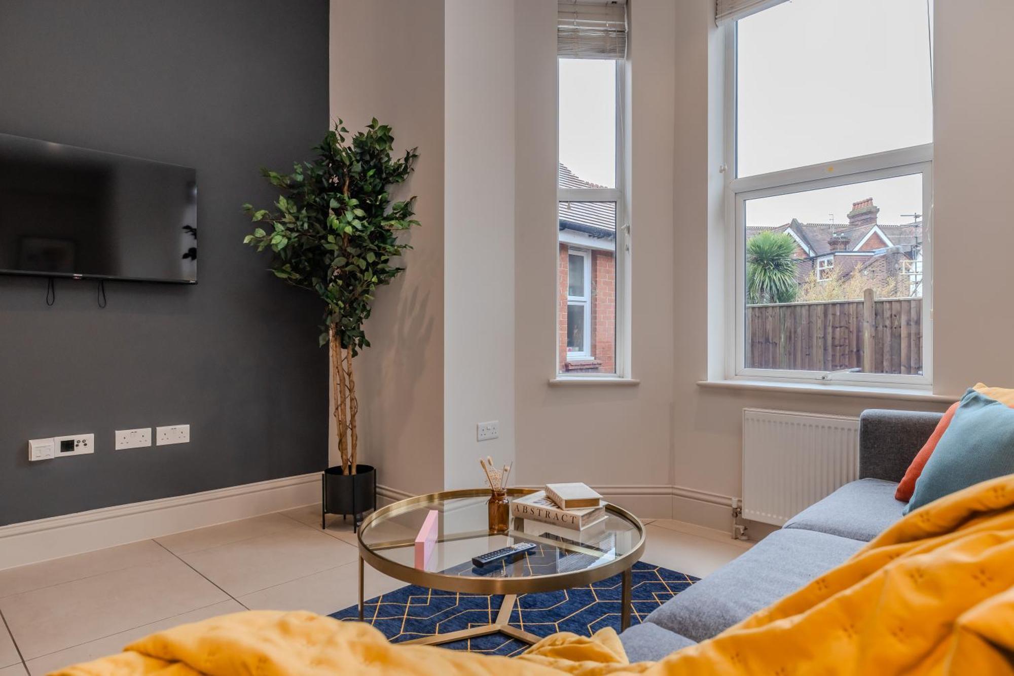 Apartment Garden I Two Bedroom I Two Bathroom I Slp 6 Guests Brighton